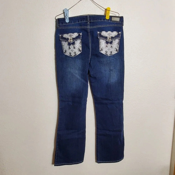 One 5 One Woman's Bootcut Jeans Size 12 Blue Sparkle Embellished Back Pockets - Picture 2 of 16